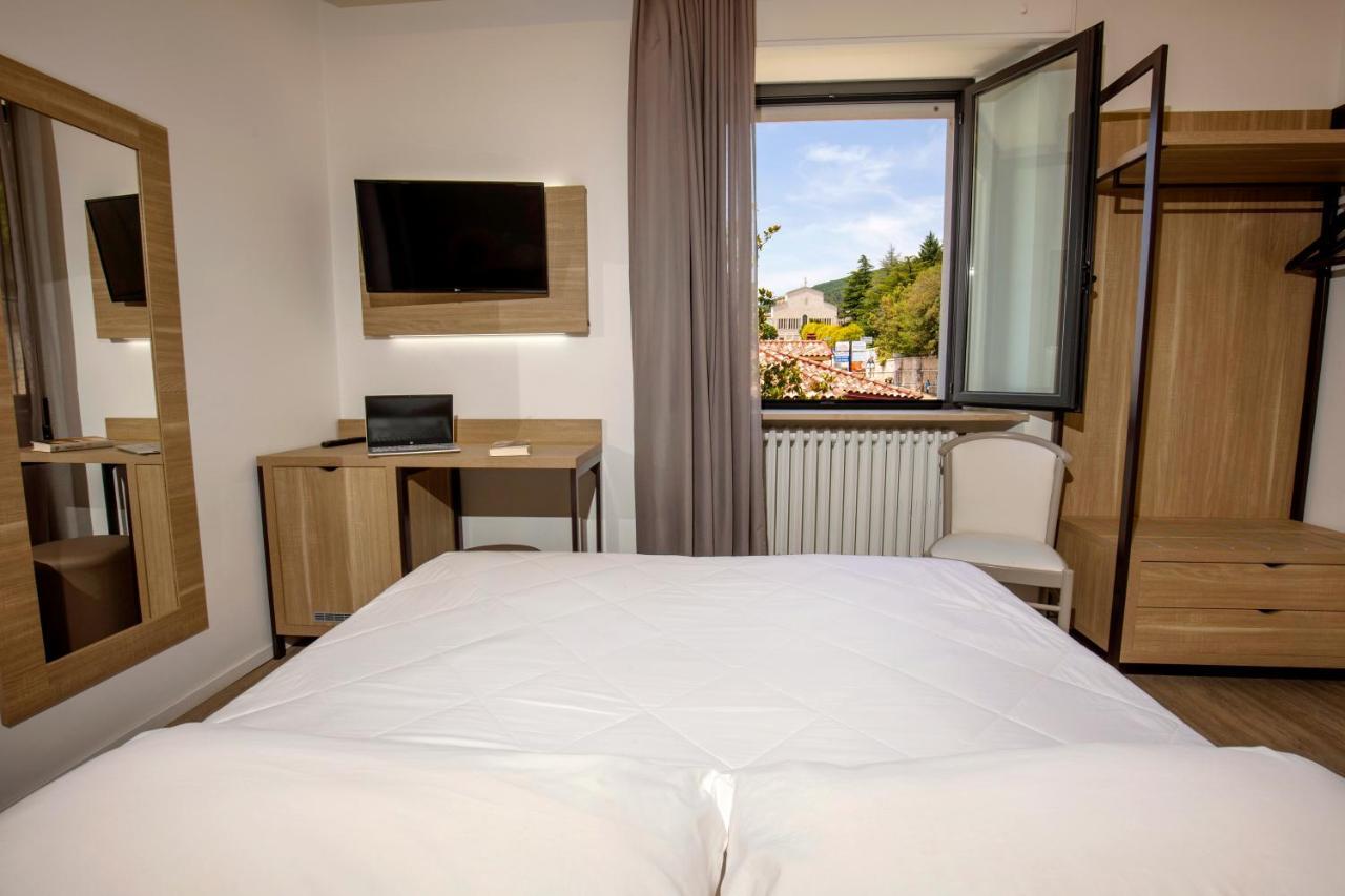 Hotel Sollievo San Giovanni Rotondo Ngoại thất bức ảnh